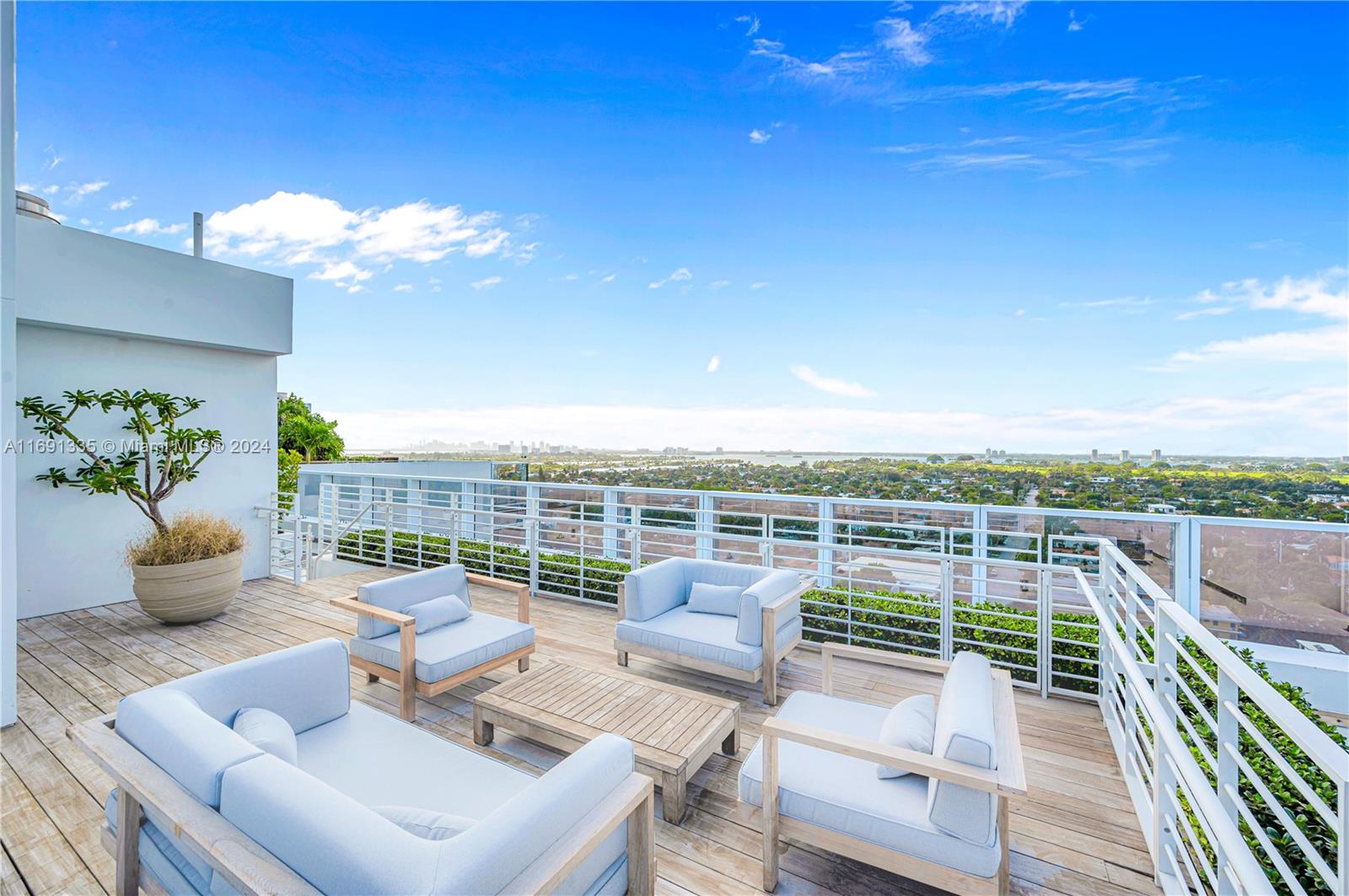 SURF CLUB CONDO - Residential
