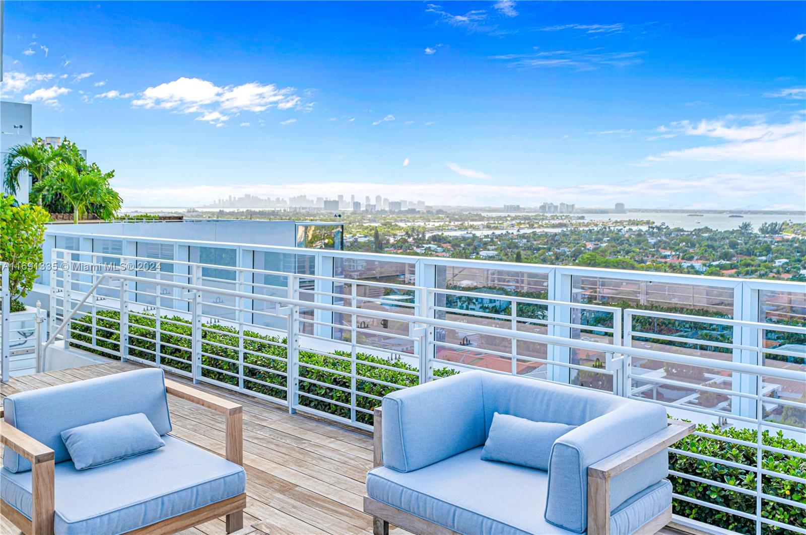 SURF CLUB CONDO - Residential