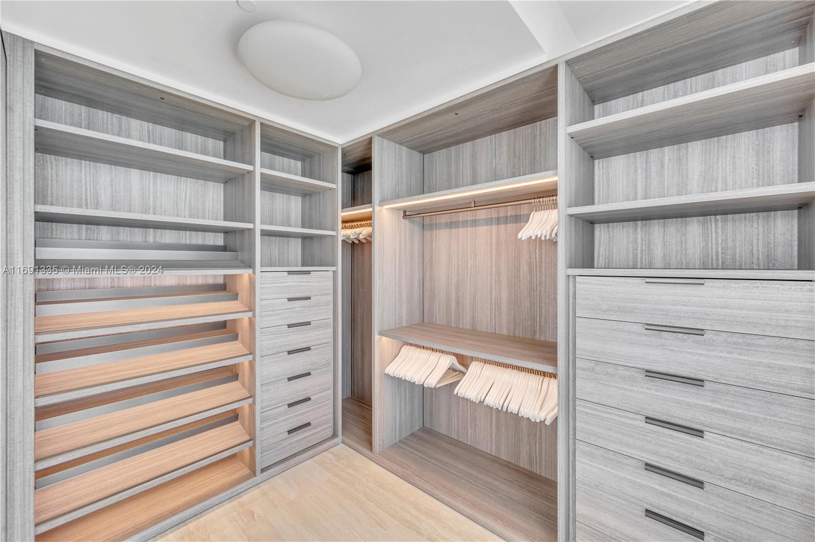 SURF CLUB CONDO - Residential