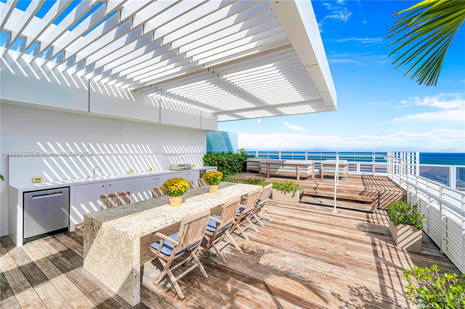 SURF CLUB CONDO - Residential