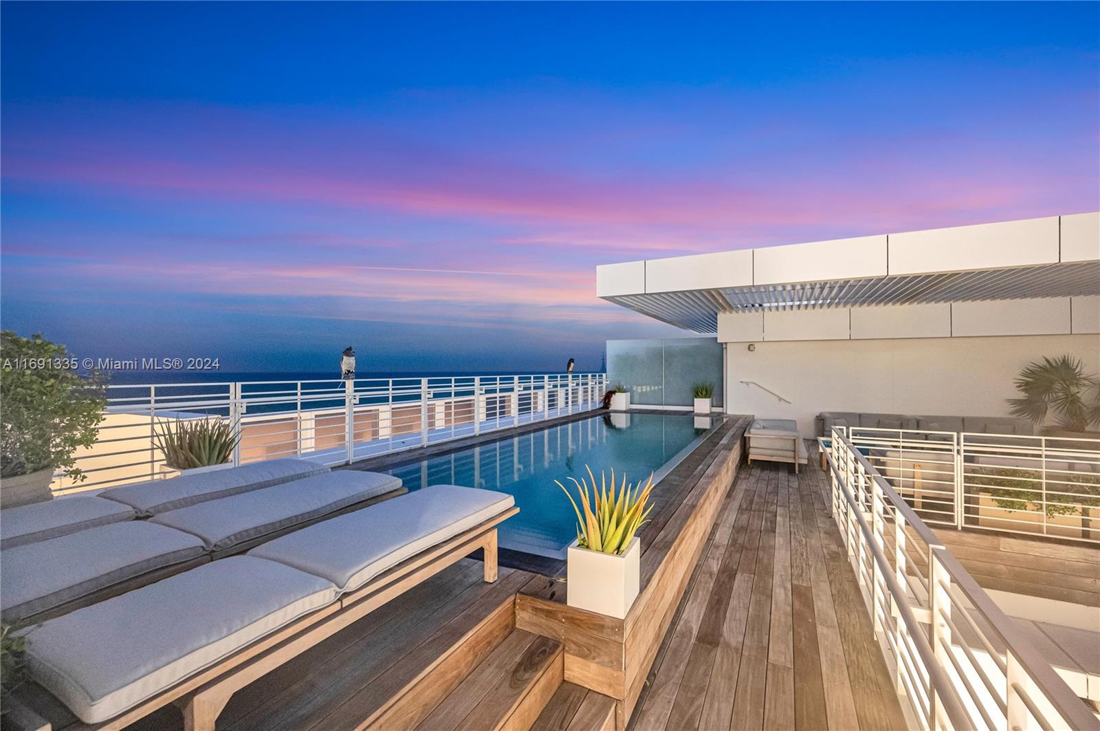 SURF CLUB CONDO - Residential