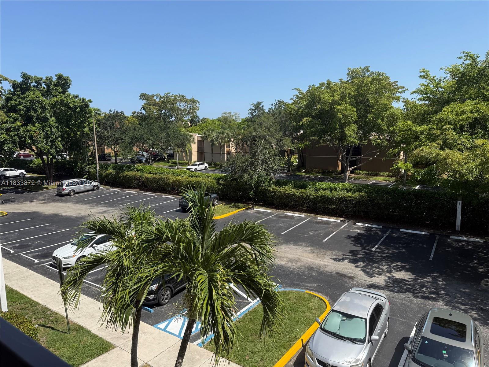 731 N Pine Island Rd 306