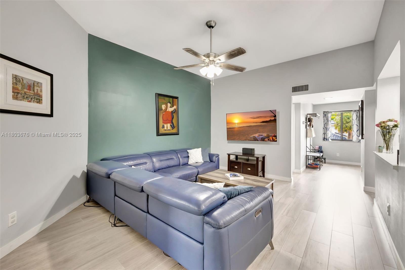 8043 NW 15th Mnr 8043