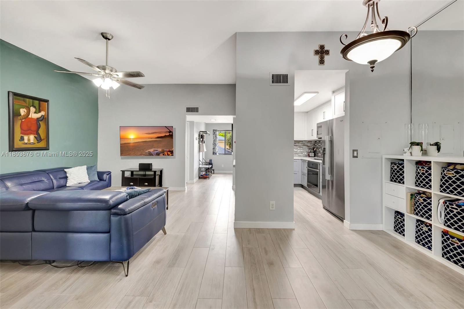 8043 NW 15th Mnr 8043