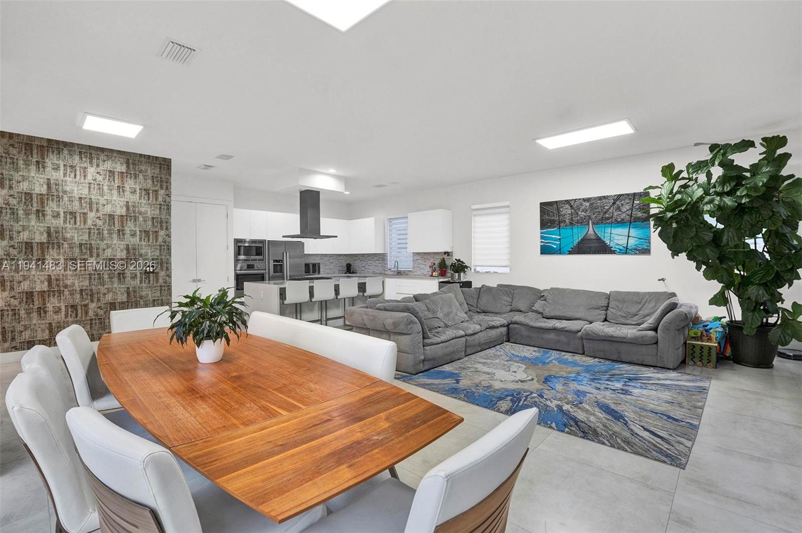 DORAL COMMONS RESIDENTIAL - Residential