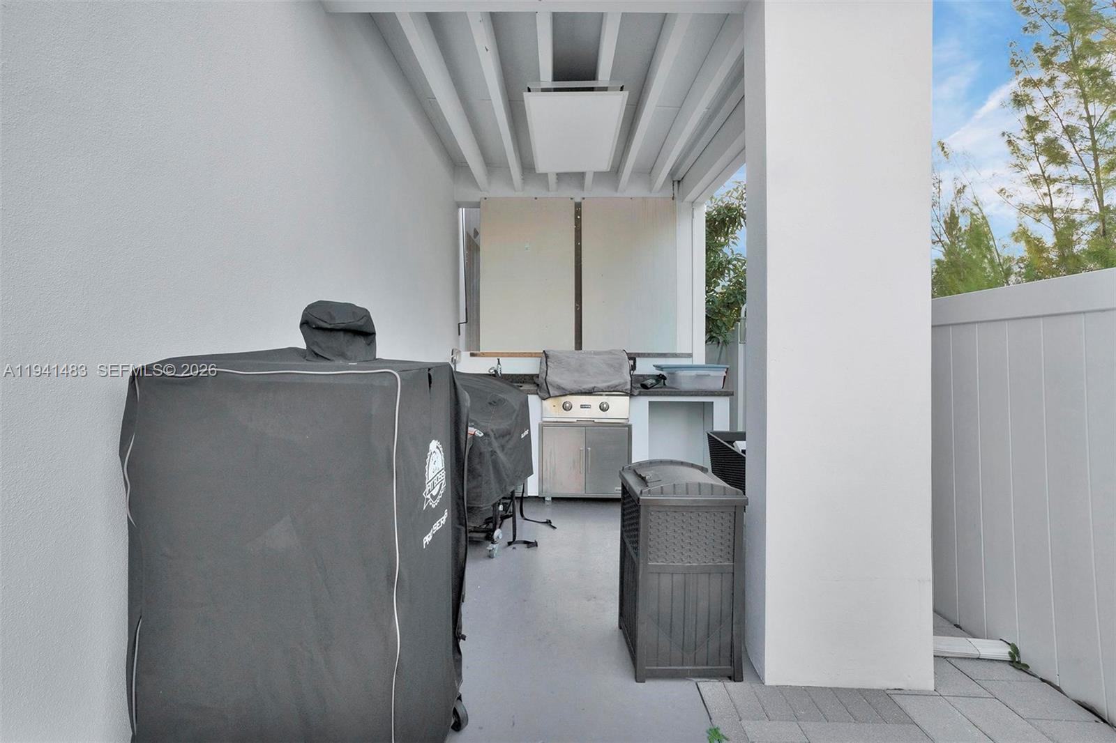 DORAL COMMONS RESIDENTIAL - Residential