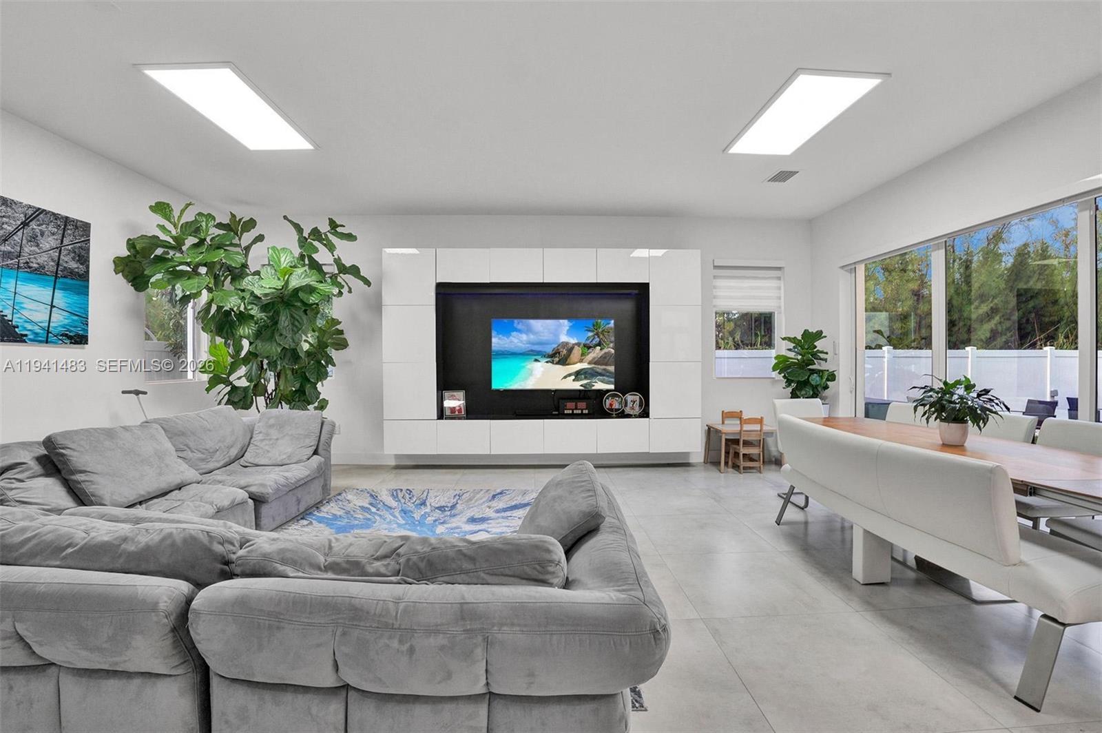 DORAL COMMONS RESIDENTIAL - Residential