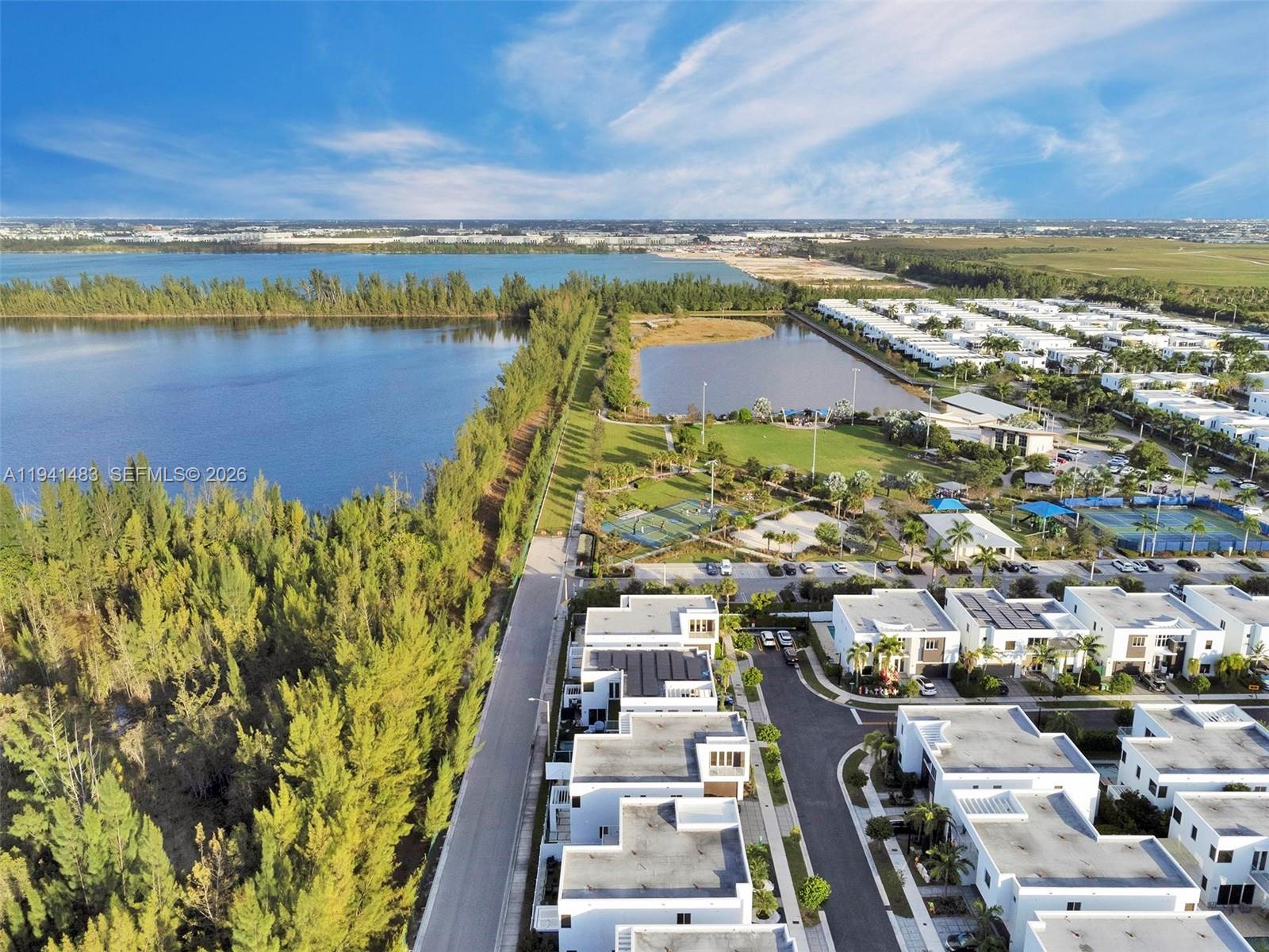 DORAL COMMONS RESIDENTIAL - Residential