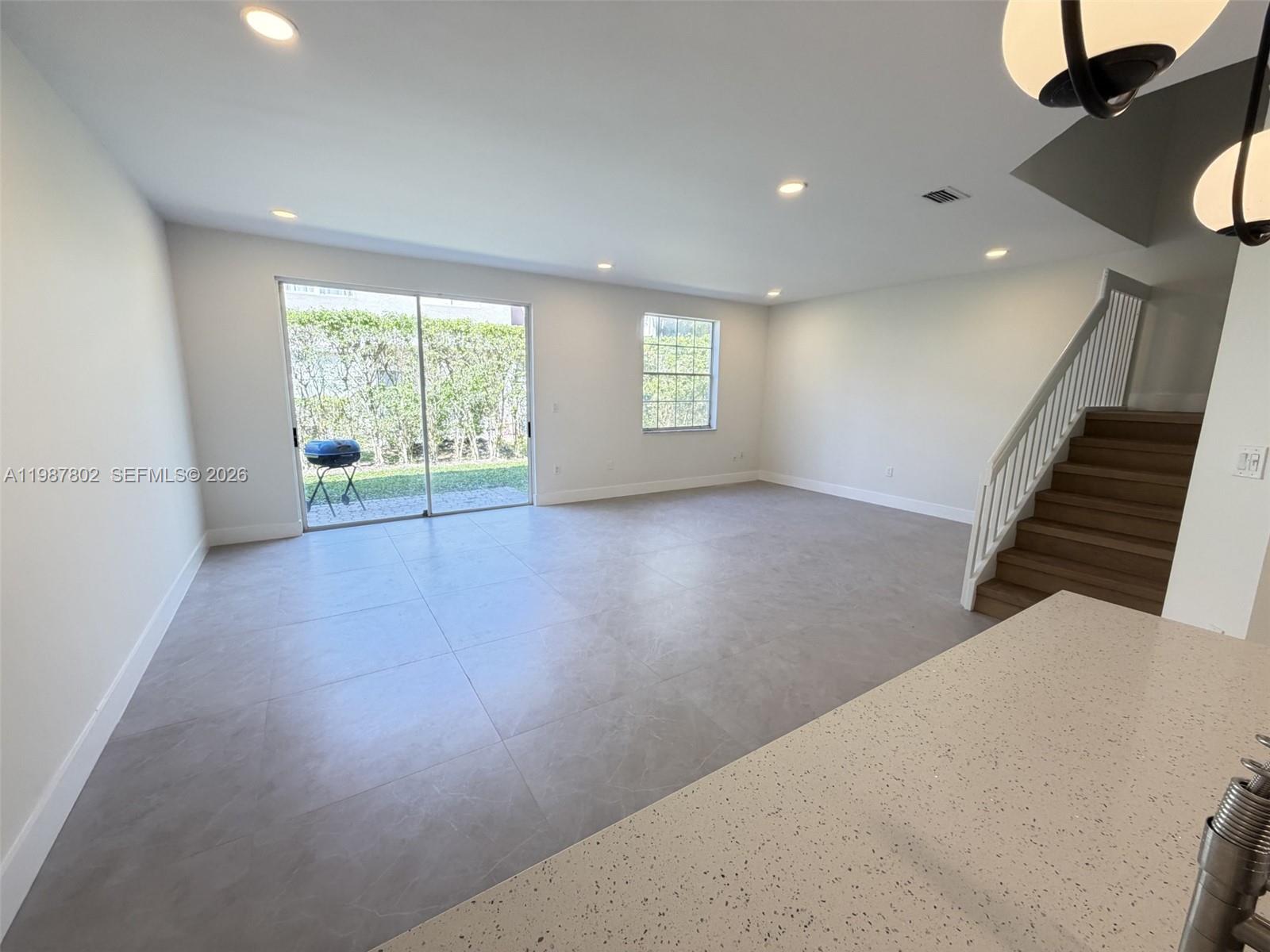 MISSION BAY PAR F PH 1 - Residential Lease