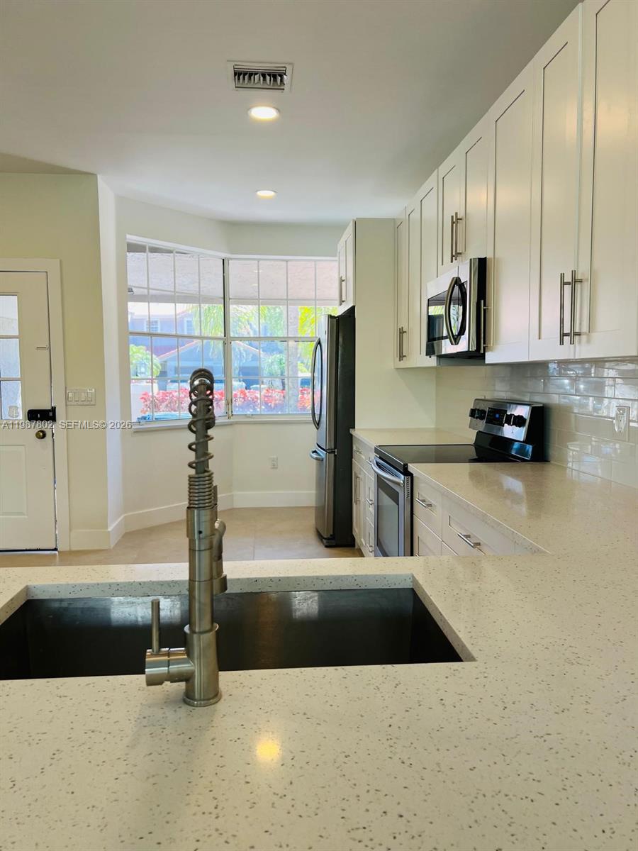 MISSION BAY PAR F PH 1 - Residential Lease