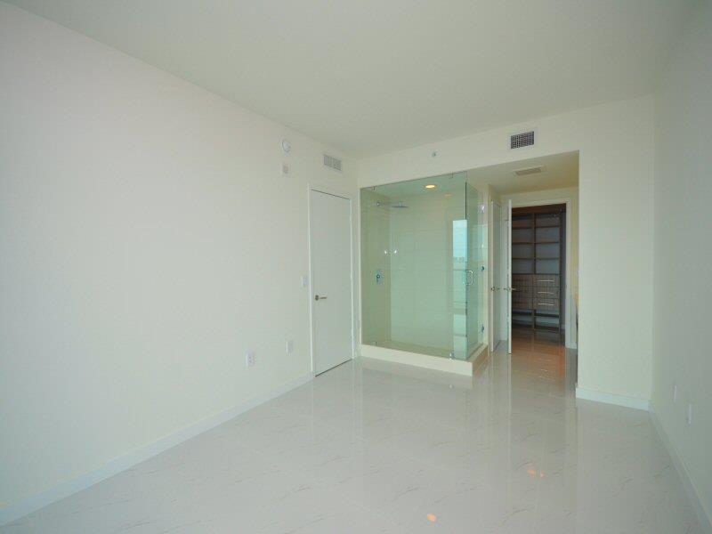 ICON BAY - Residential Lease