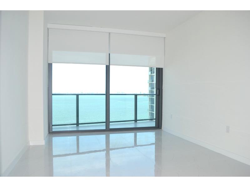 ICON BAY - Residential Lease