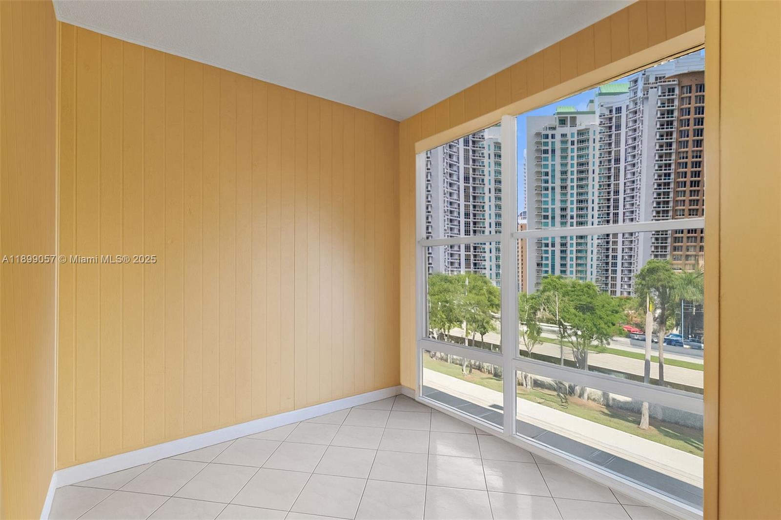 AVILA CONDO - Residential