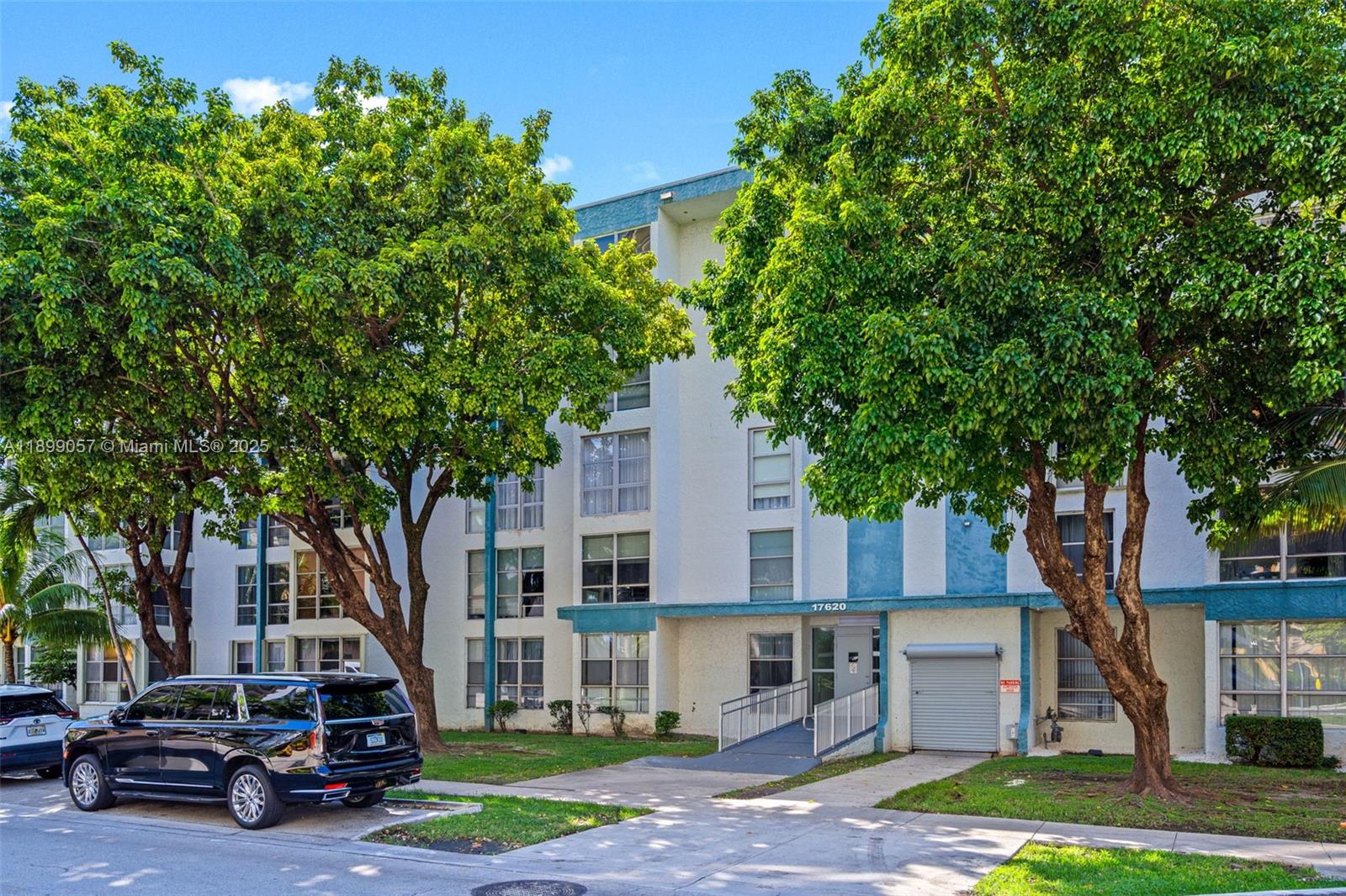 AVILA CONDO - Residential