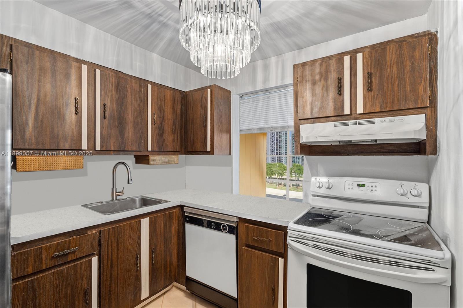 AVILA CONDO - Residential