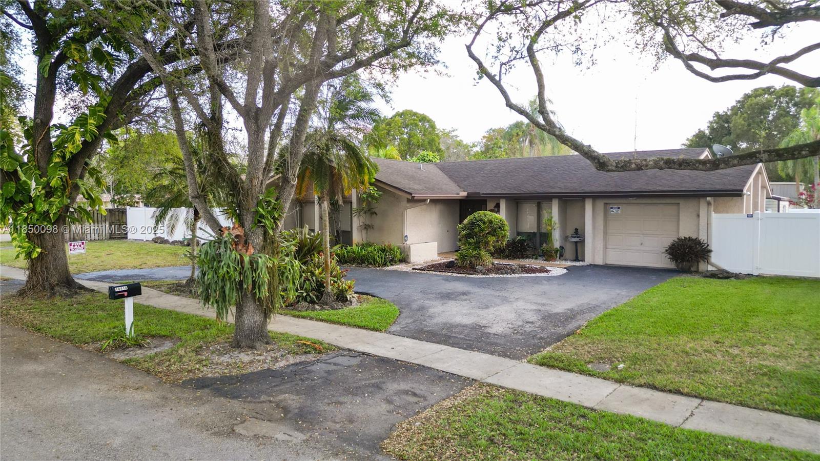 10410 SW 50th Pl