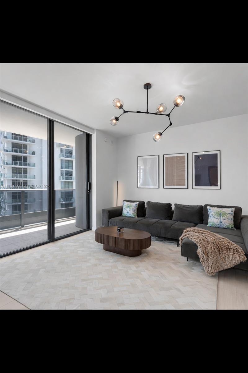 1000 Brickell Plz 2003