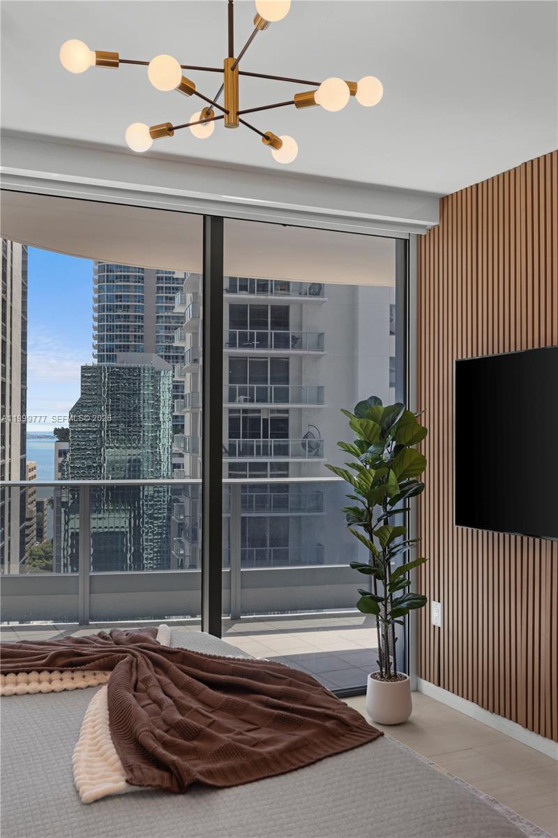 1000 Brickell Plz 2003