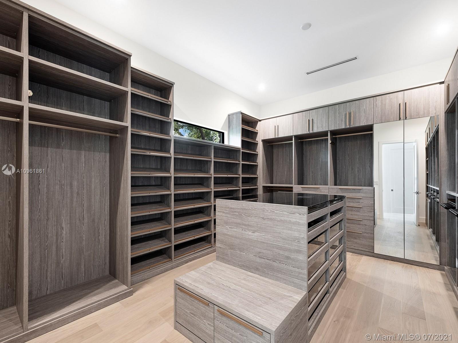 MC ALLISTER ACRES - Residential