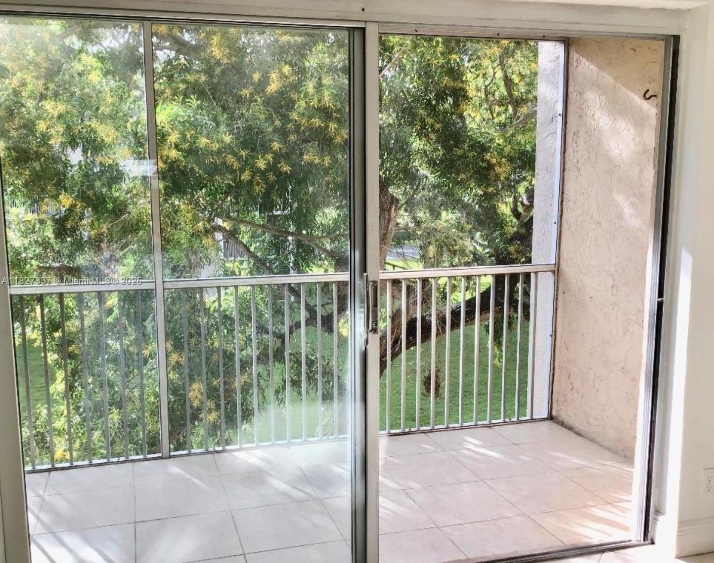 SHERWOOD SQUARE CONDOMINI - Residential Lease