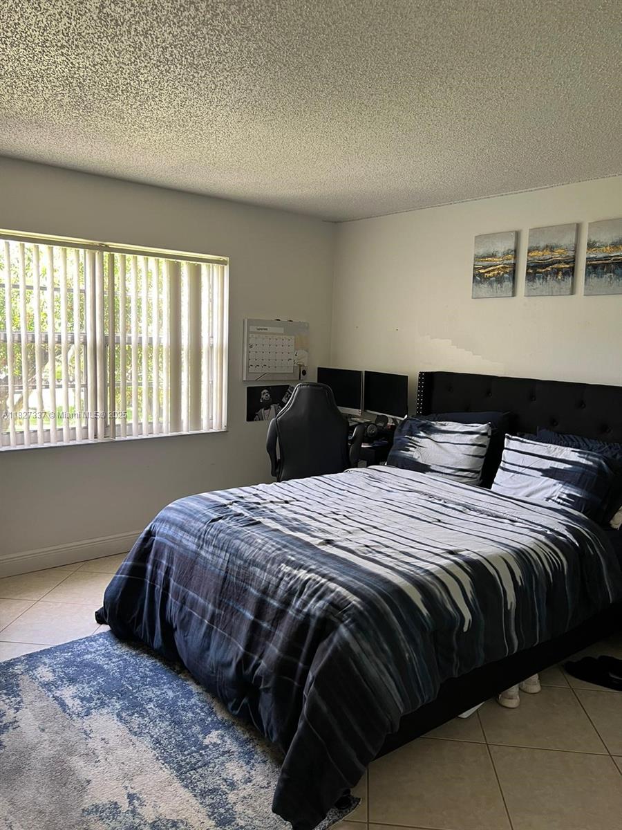 SHERWOOD SQUARE CONDOMINI - Residential Lease