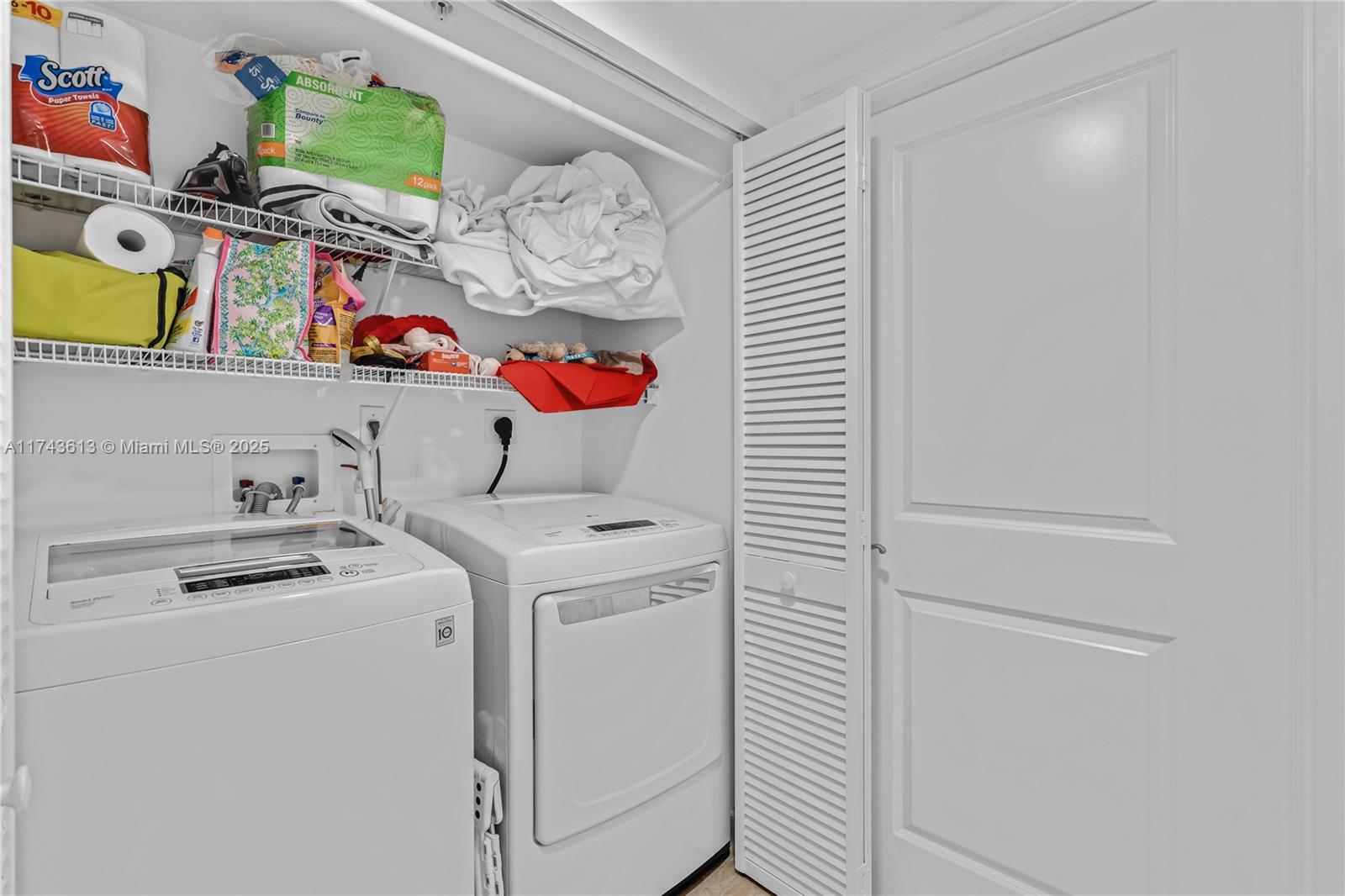 PALMETTO PLACE CONDO - Residential Lease