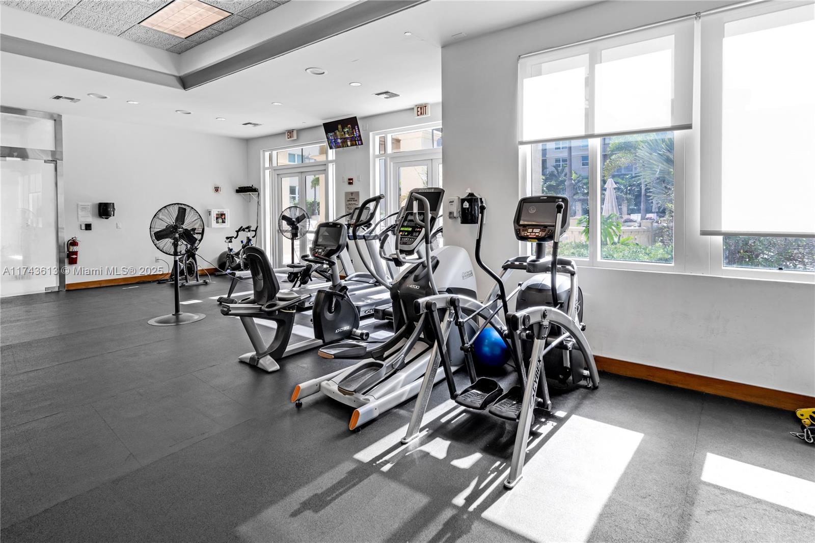 PALMETTO PLACE CONDO - Residential Lease
