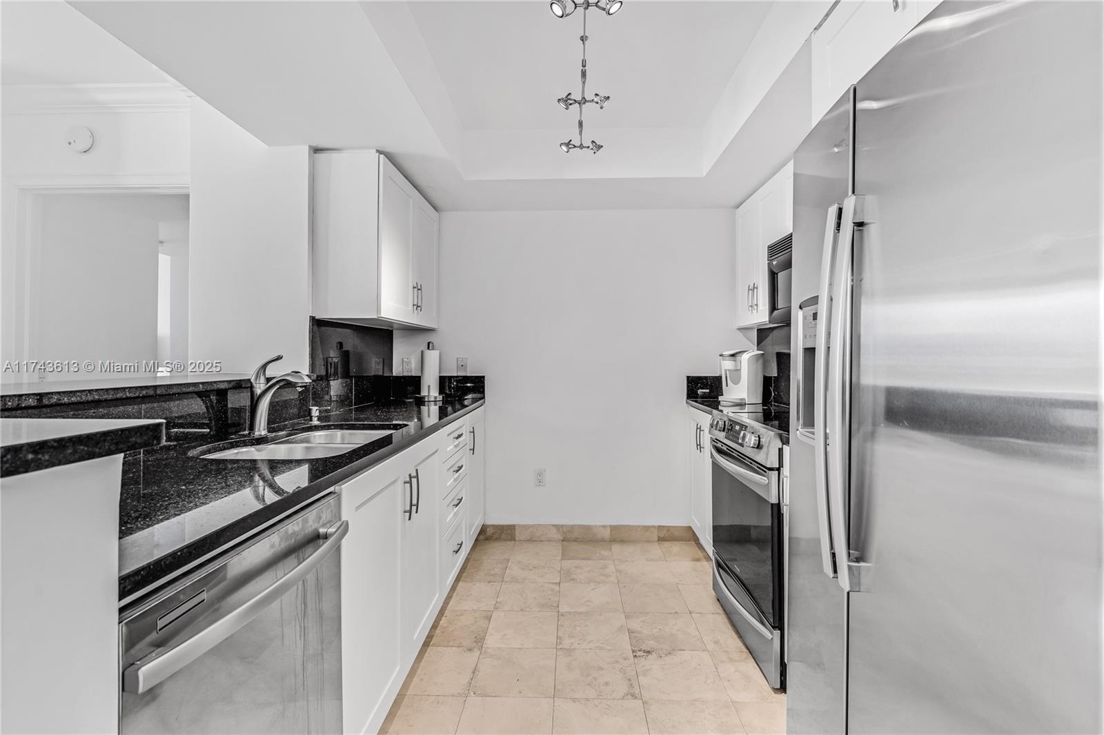 PALMETTO PLACE CONDO - Residential Lease