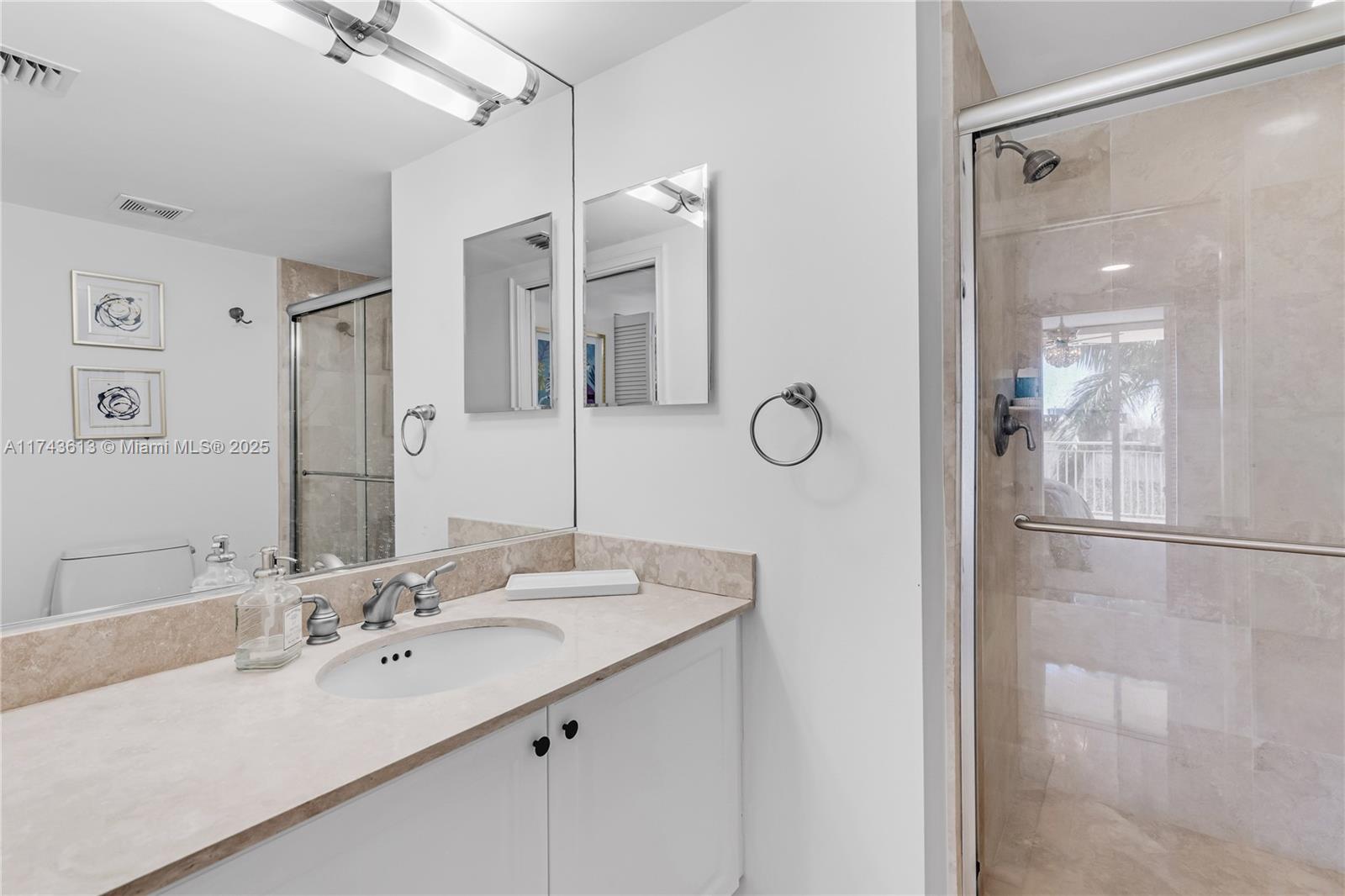 PALMETTO PLACE CONDO - Residential Lease