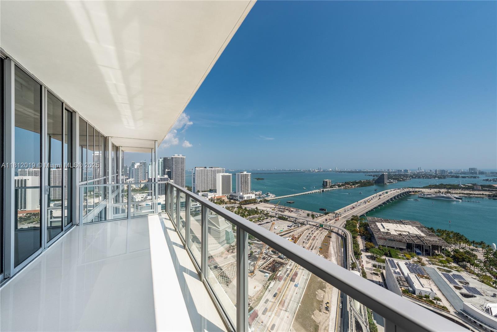 1100 Biscayne Blvd 3604, Miami, Broward County, Florida - 2 Bedrooms  
3 Bathrooms - 