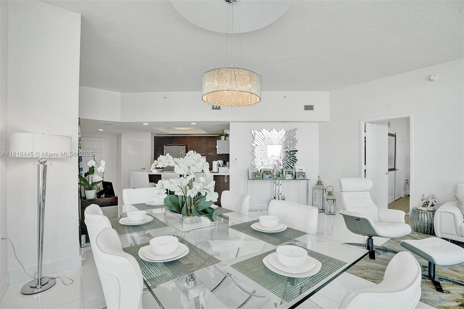 ST TROPEZ ON THE BAY 1 CO - Residential