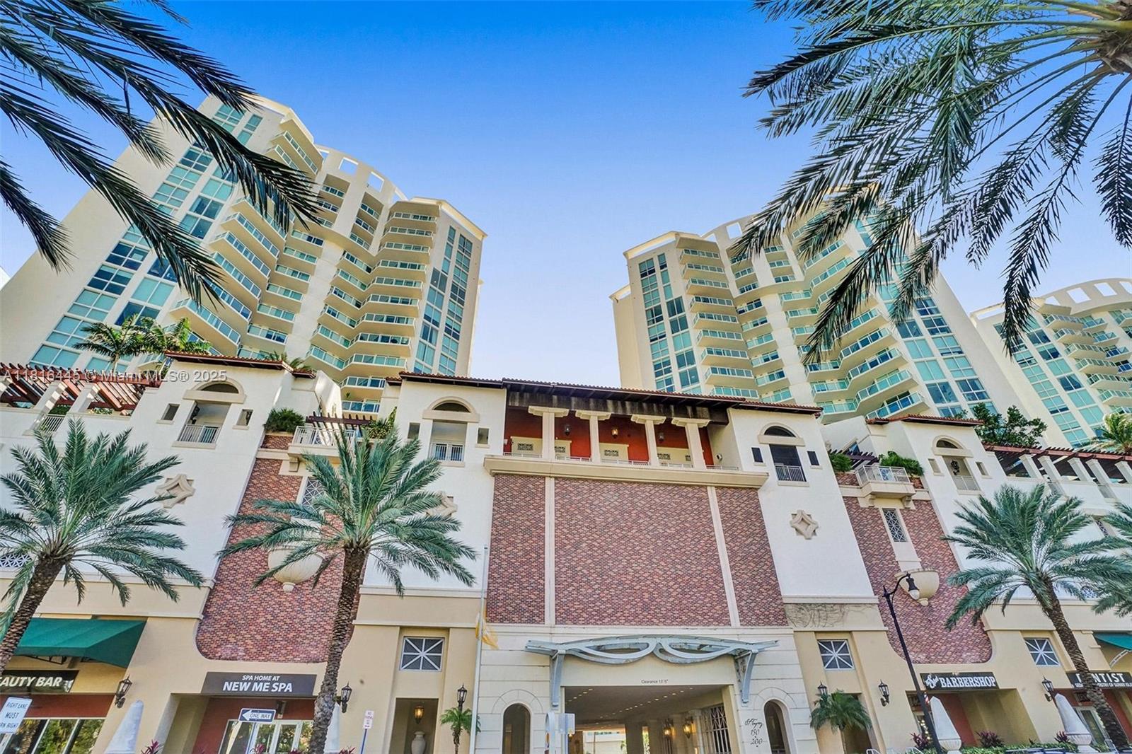 ST TROPEZ ON THE BAY 1 CO - Residential