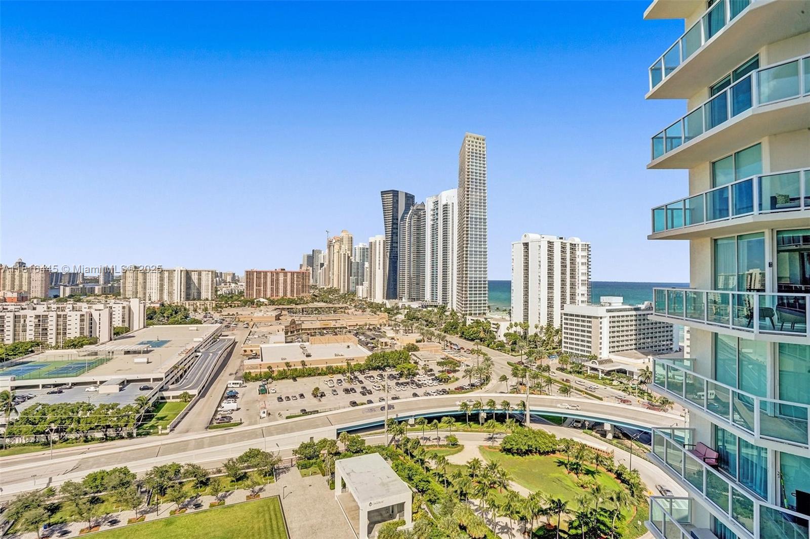 ST TROPEZ ON THE BAY 1 CO - Residential