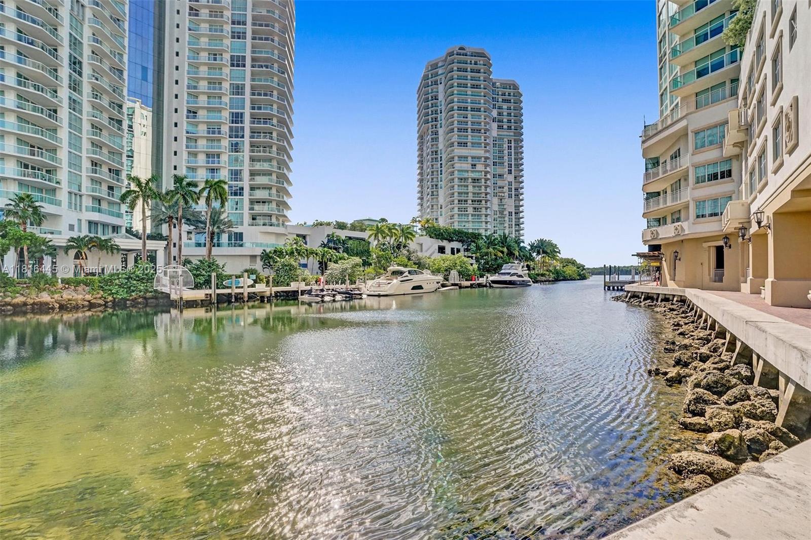 ST TROPEZ ON THE BAY 1 CO - Residential