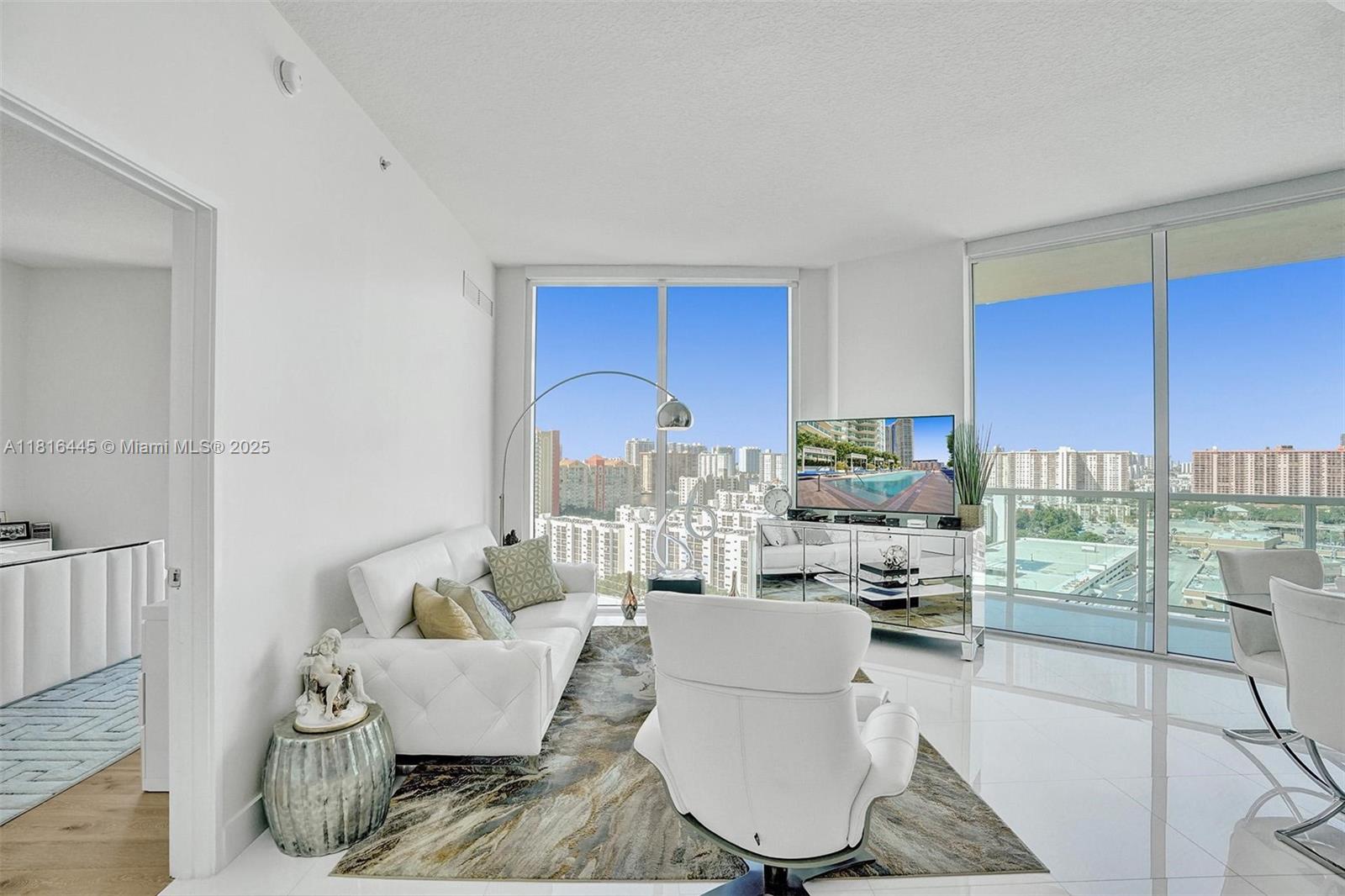 ST TROPEZ ON THE BAY 1 CO - Residential