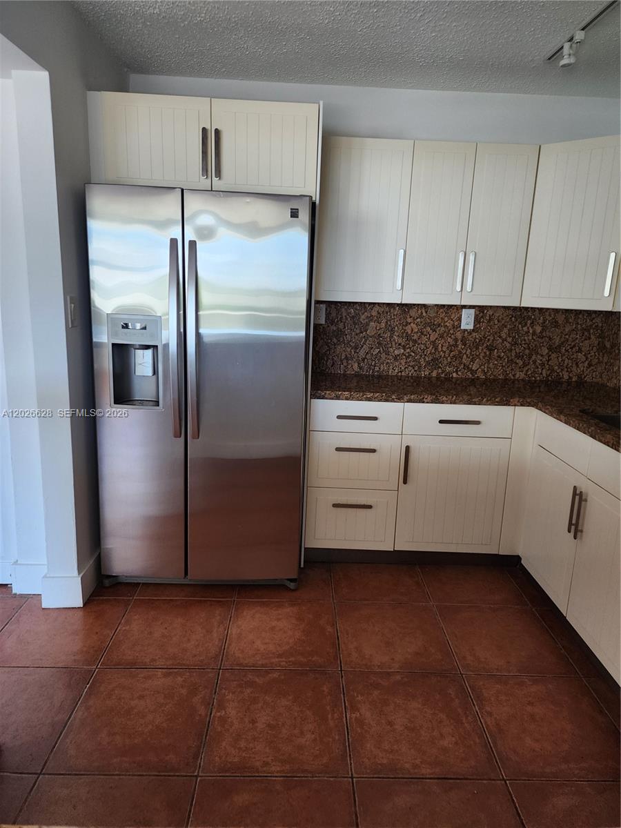 View photos, virtual tours, details... 16558 NE 26th Ave 4J