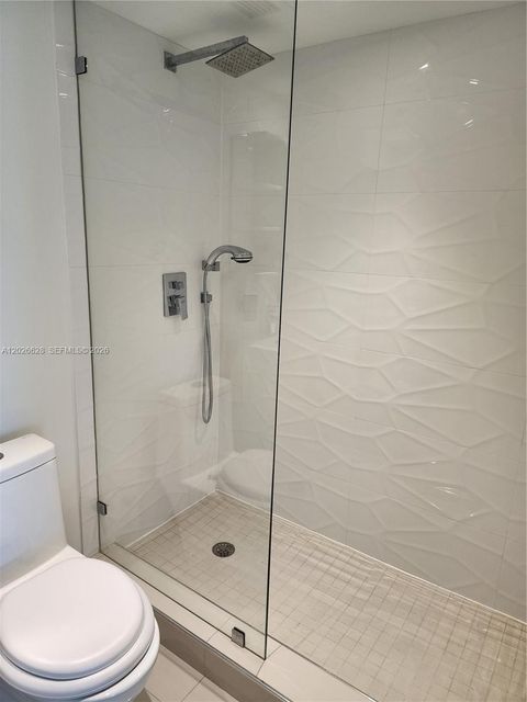Tiny photo for 16558 NE 26th Ave #4J, North Miami Beach, FL 33160 (MLS # A12026628)
