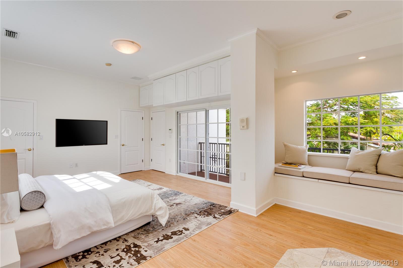 CORAL GABLES SEC E - Residential