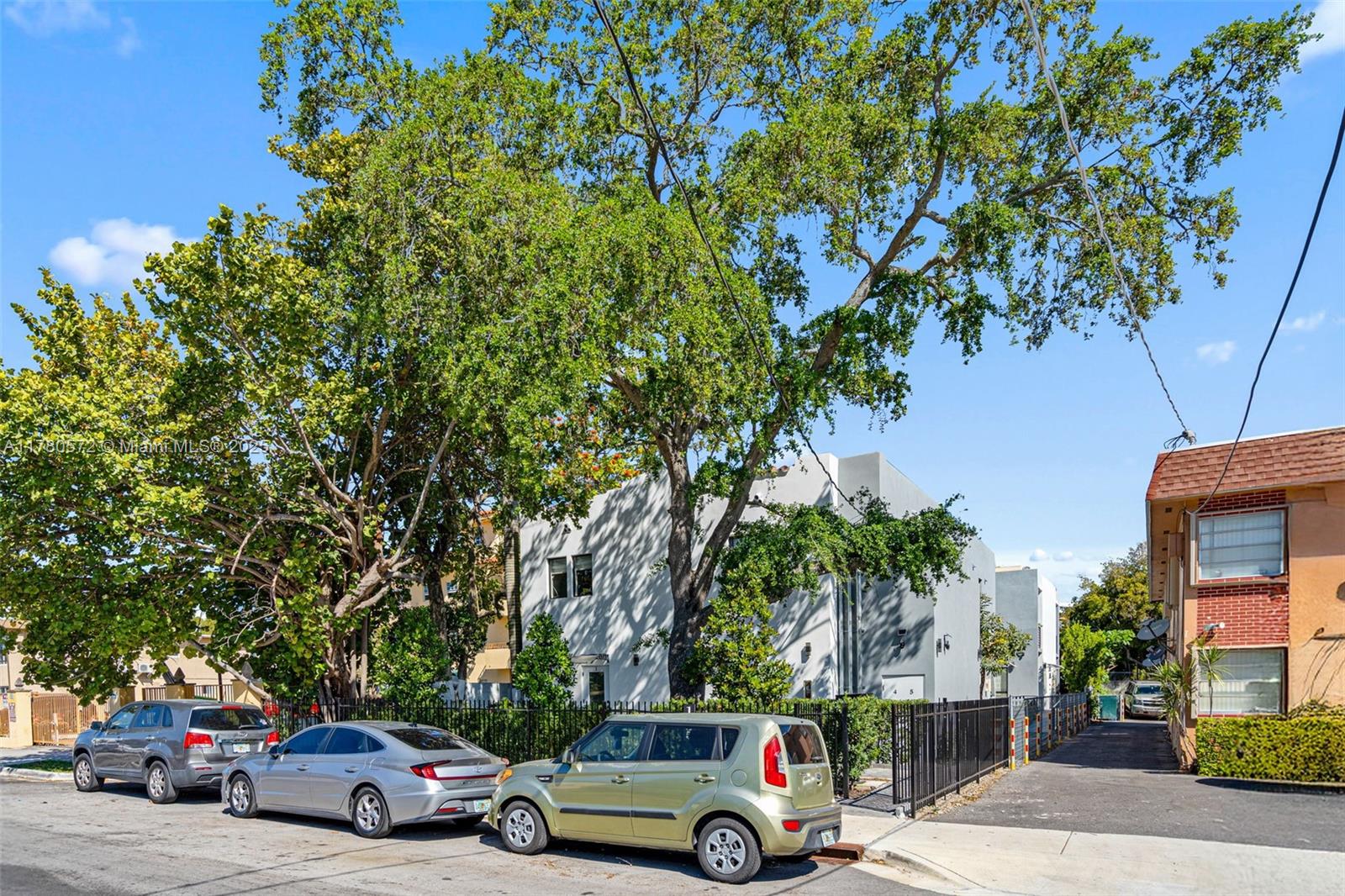 View photos, virtual tours, details... 1335 SW 4th St