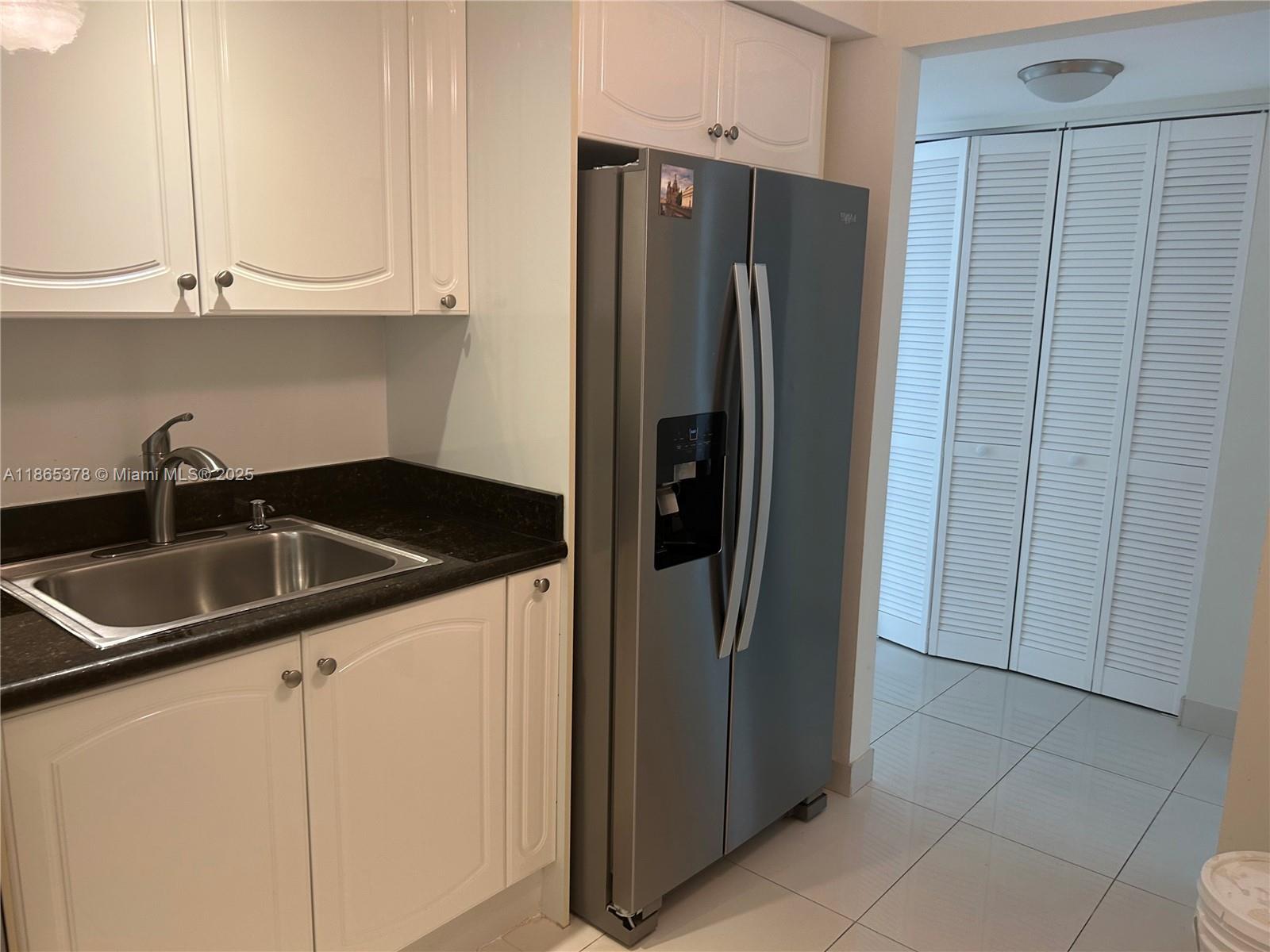 Coming soon a beautiful waterfront apartment in a very nice residential area, close to shopping, entertainment, beaches & more.
This bright unit, offer 1,130 sq ft. 2 Full Bathrooms, 1 Master bedroom with large closet and a Den. Uniform porcelain white tiles throughout the unit create a modern ambience.
The building offers resort style amenities with 24/7 security. As per the association, minimum lease is for 24 month.
Lots of closets, windows from floor to ceiling, perfect place to invite family & friend & call it my home.