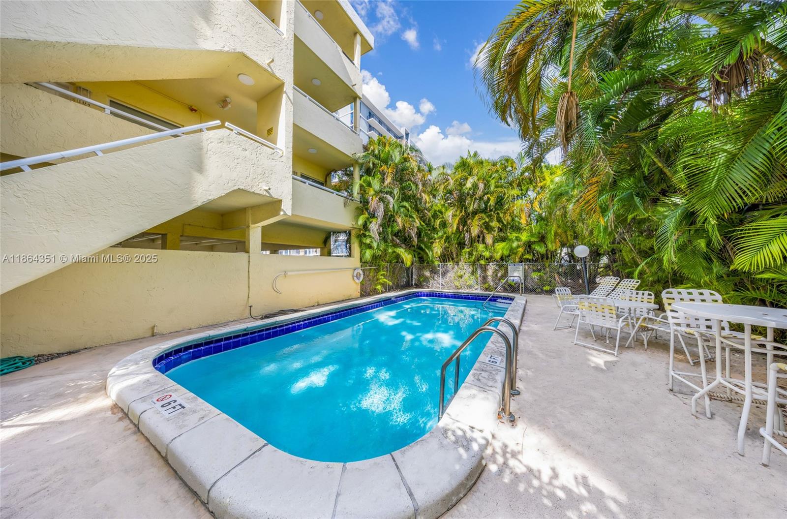 FAIRGLADE MANOR - Residential