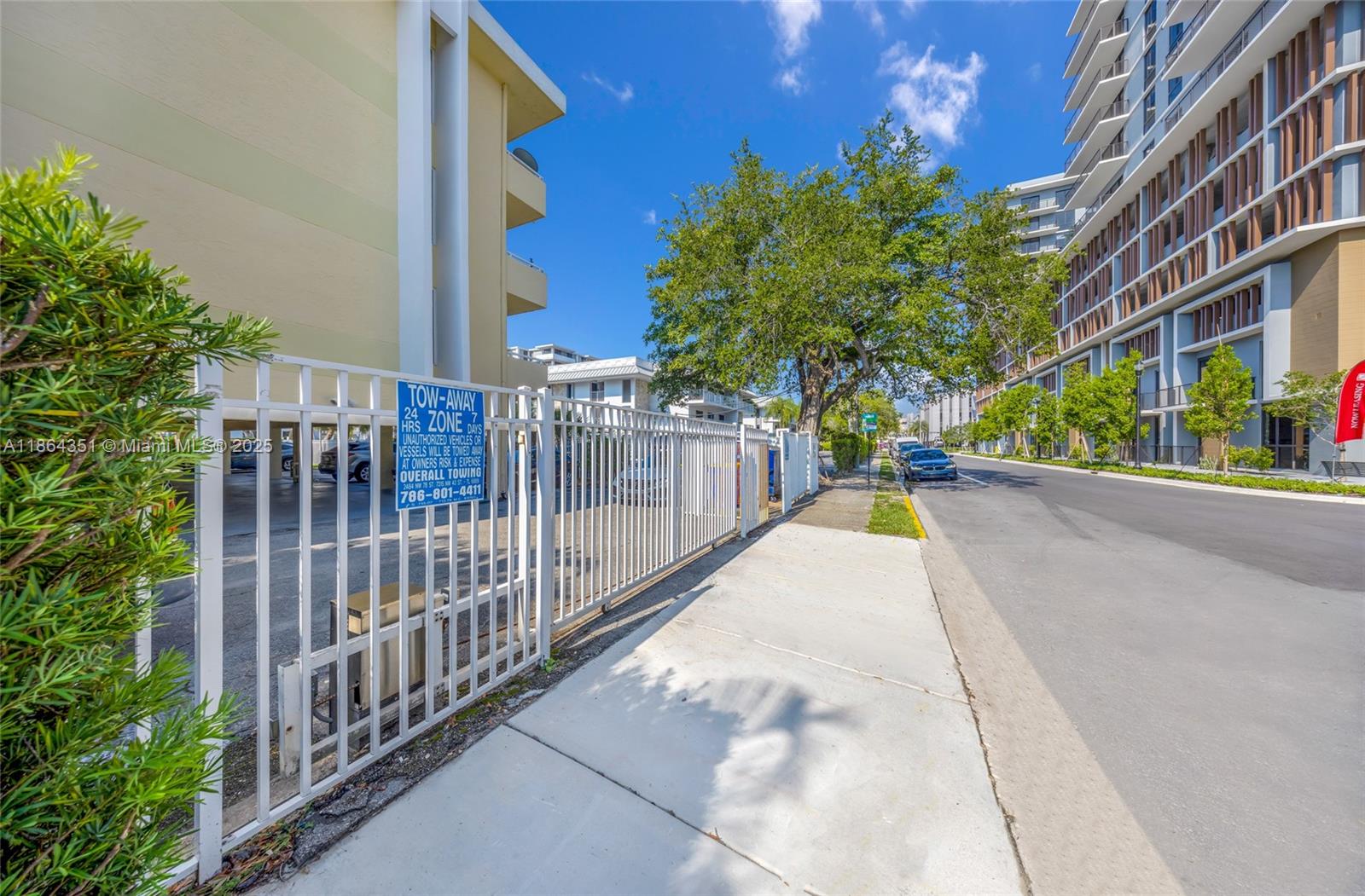 FAIRGLADE MANOR - Residential