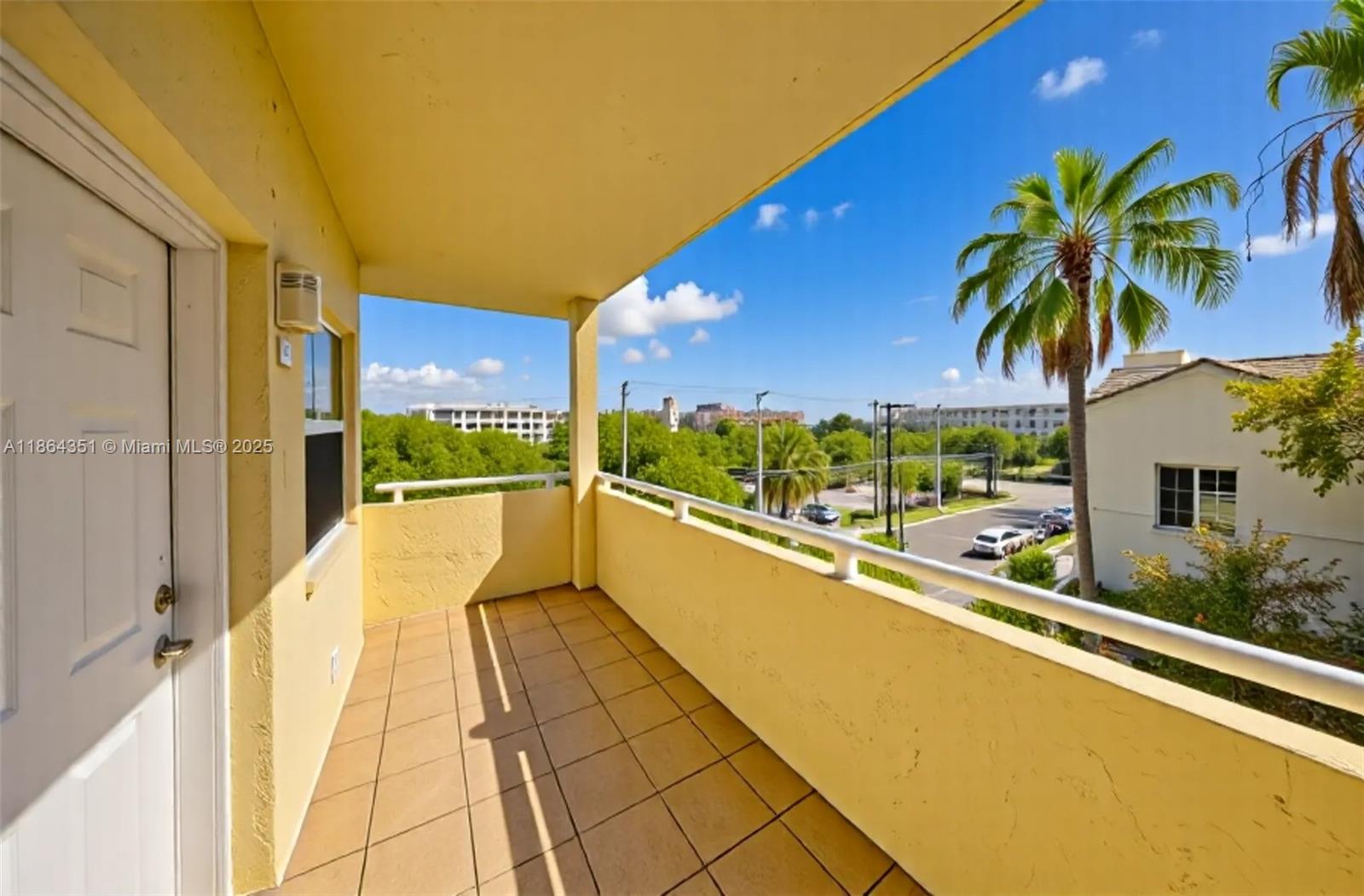 FAIRGLADE MANOR - Residential