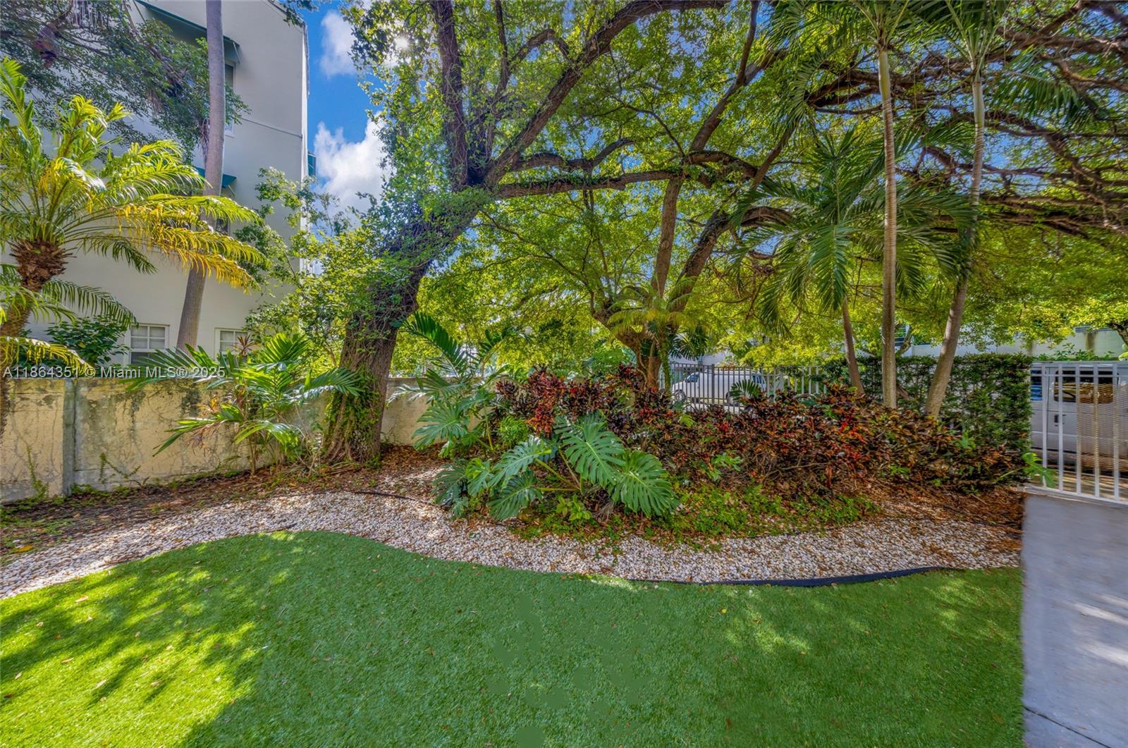 FAIRGLADE MANOR - Residential