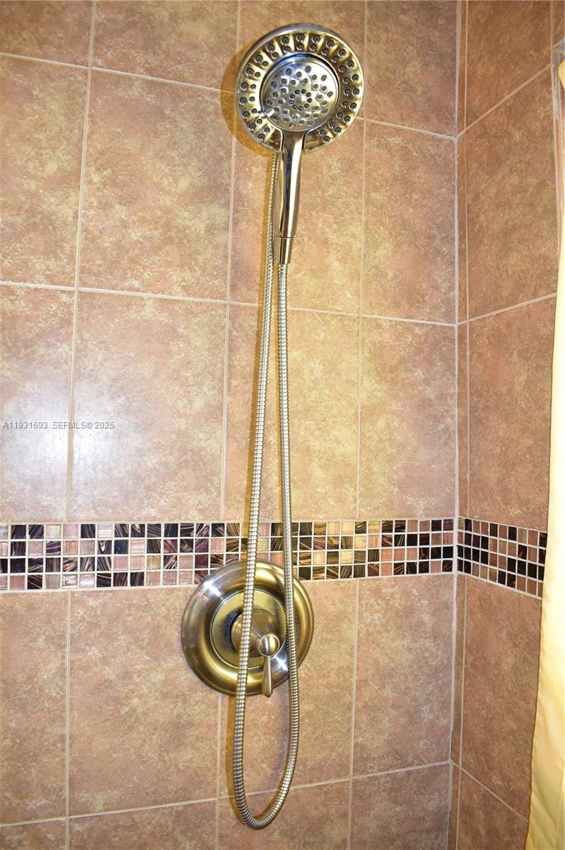 SUNRISE LAKES 113 CONDO - Residential