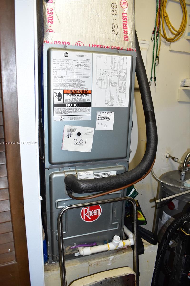 SUNRISE LAKES 113 CONDO - Residential