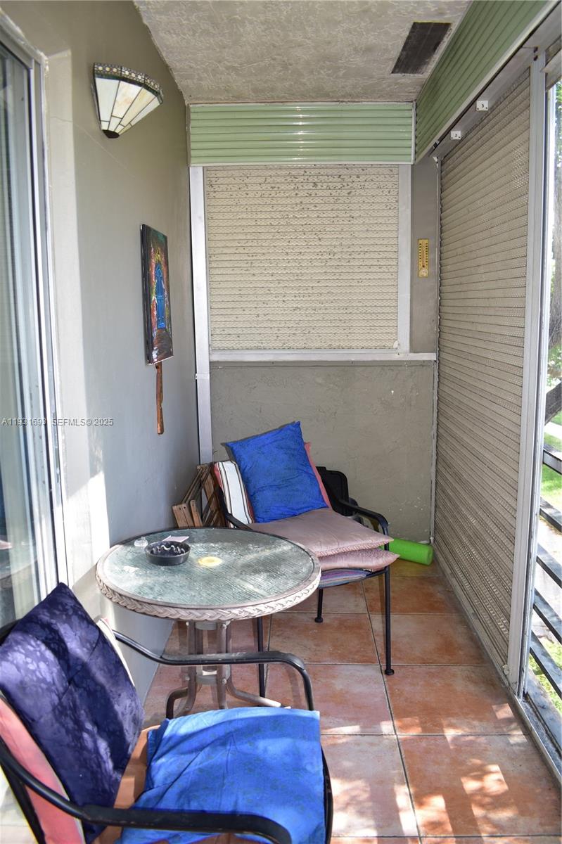 SUNRISE LAKES 113 CONDO - Residential