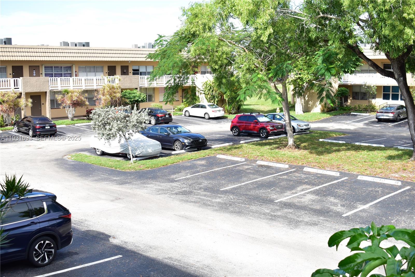 SUNRISE LAKES 113 CONDO - Residential