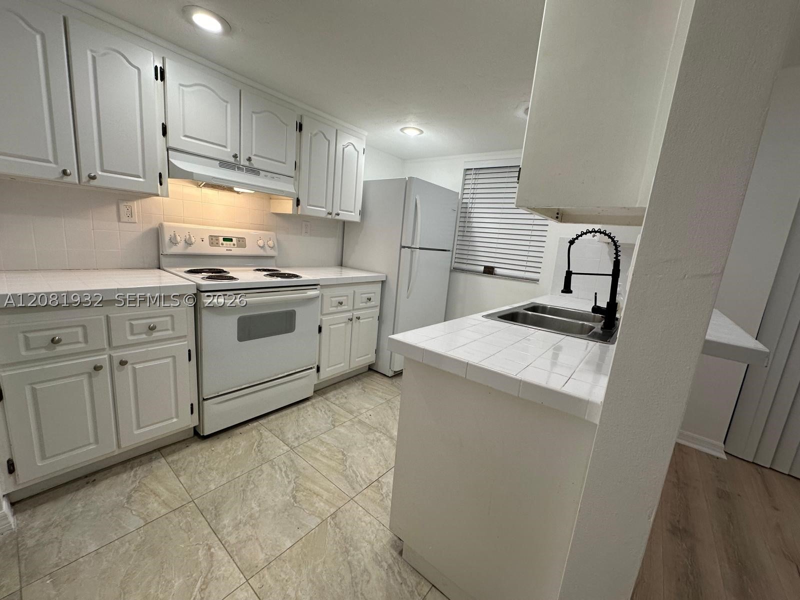 12642 Kenwood B