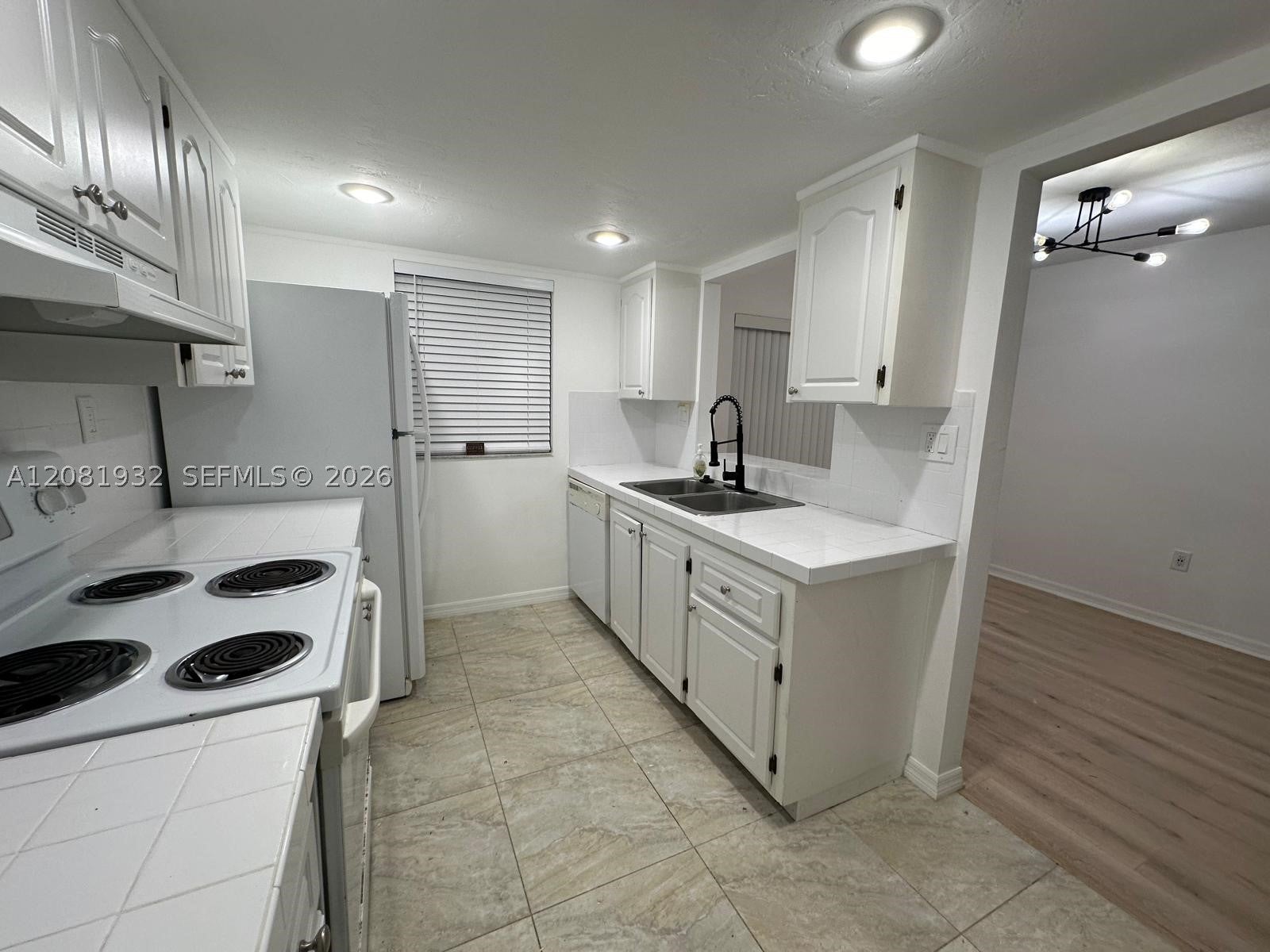 12642 Kenwood B